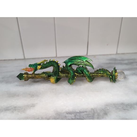 The Hamilton Collection Dragon Wand, Fortuna Captus, Wands of Wonder Figure - Picture 2 of 5